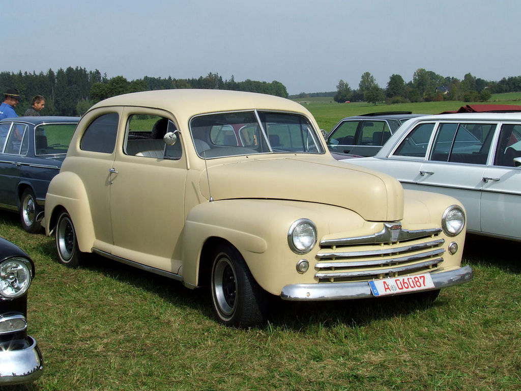 1947-48-Ford-2d-Sedan