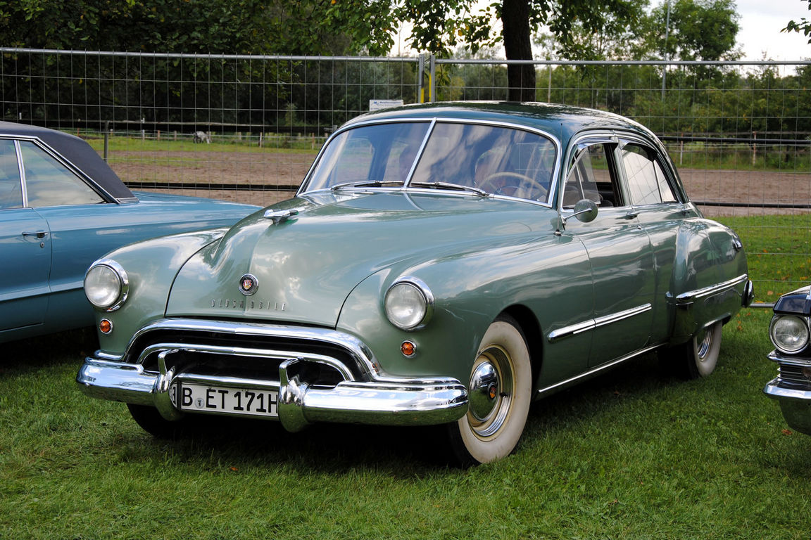 1948-Oldsmobile-NinetyEight