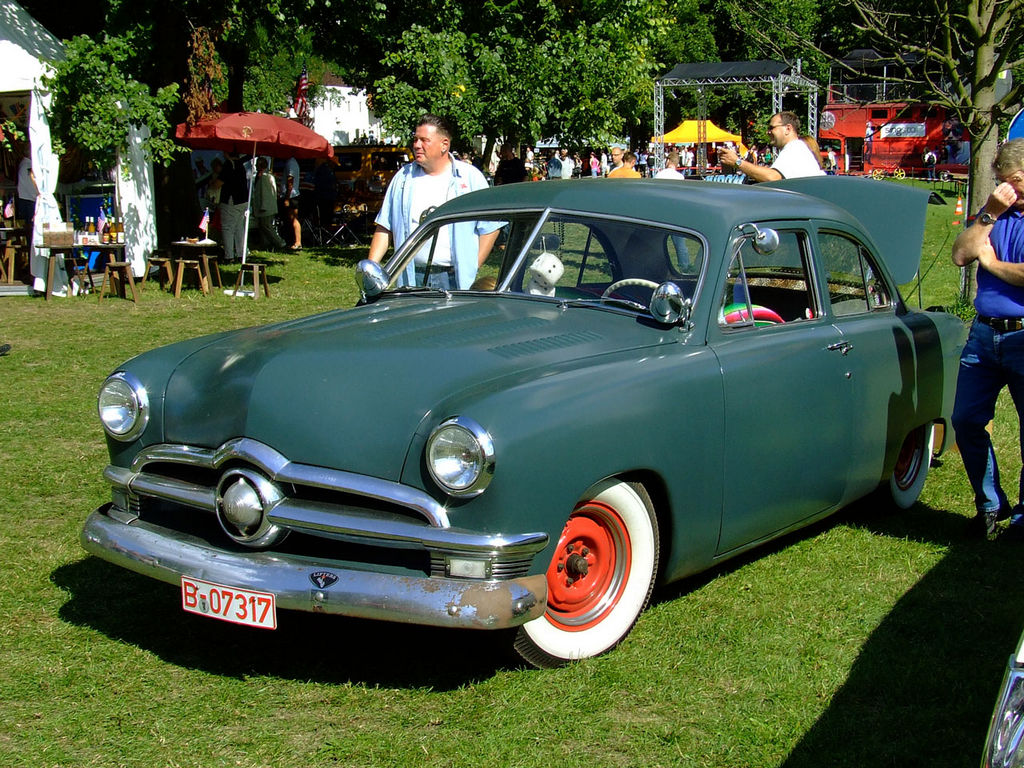 1950-Ford-ClubCoupe