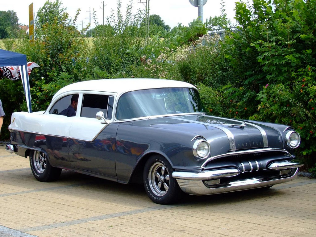 1955-Pontiac-Chieftain