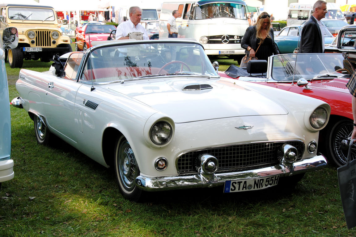 1956-Ford-Thunderbird