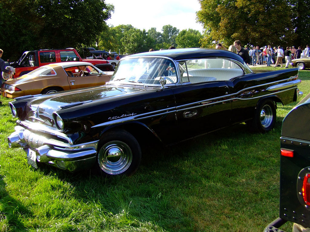 1957-Pontiac-StarChief